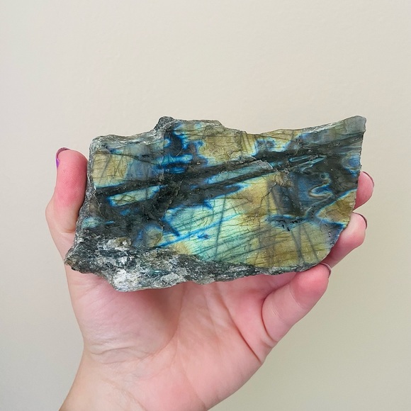 Labradorite - Picture 6 of 12